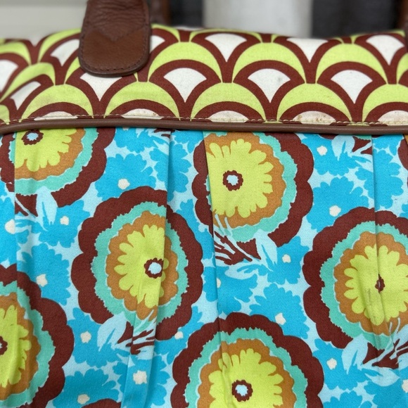 Chic Floral Travel Bag - Blue and Brown - Picture 3 of 15
